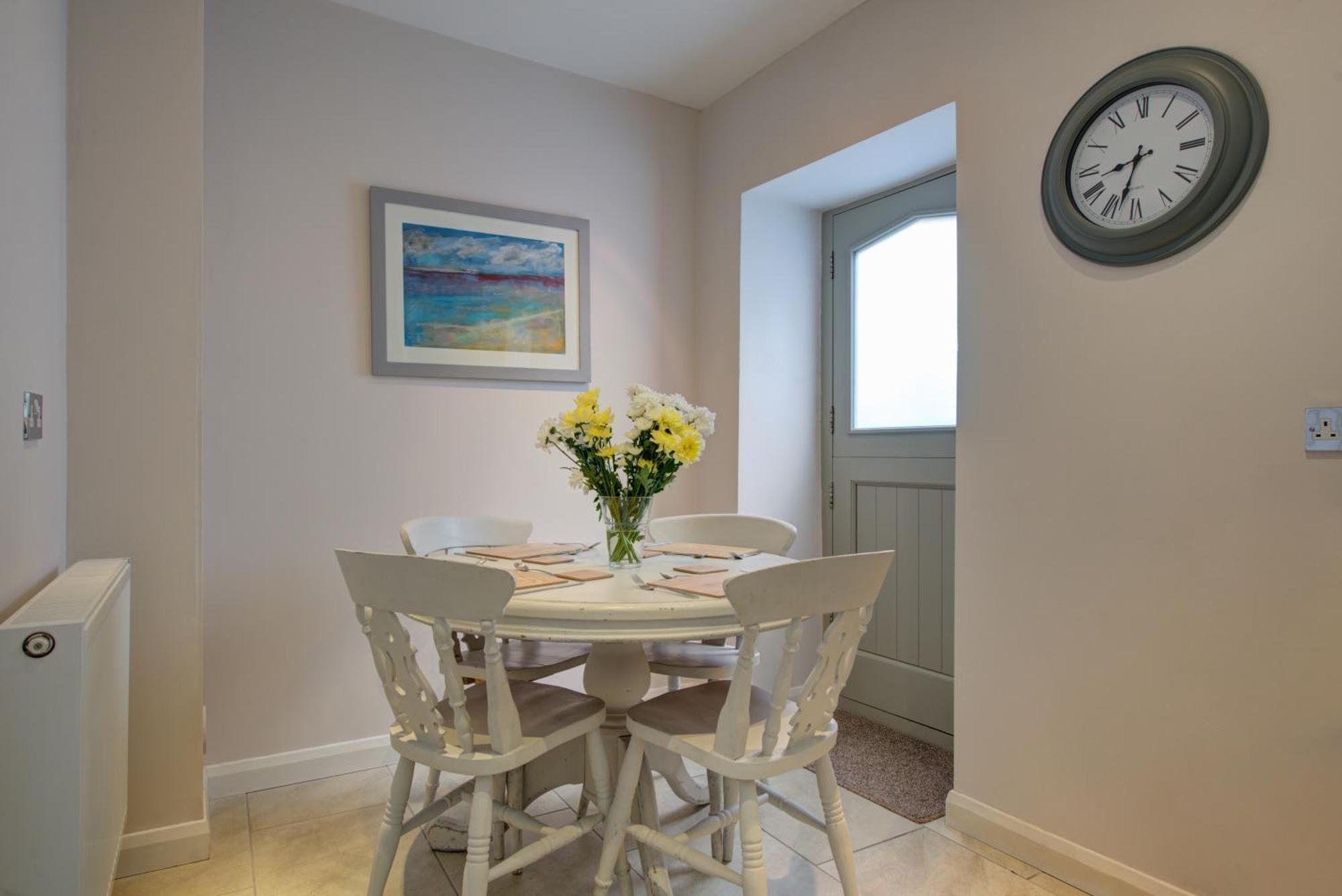 Stylish Townhouse, Work Desk, Fast Wi-Fi, Sleeps 6 斯坦福德 外观 照片