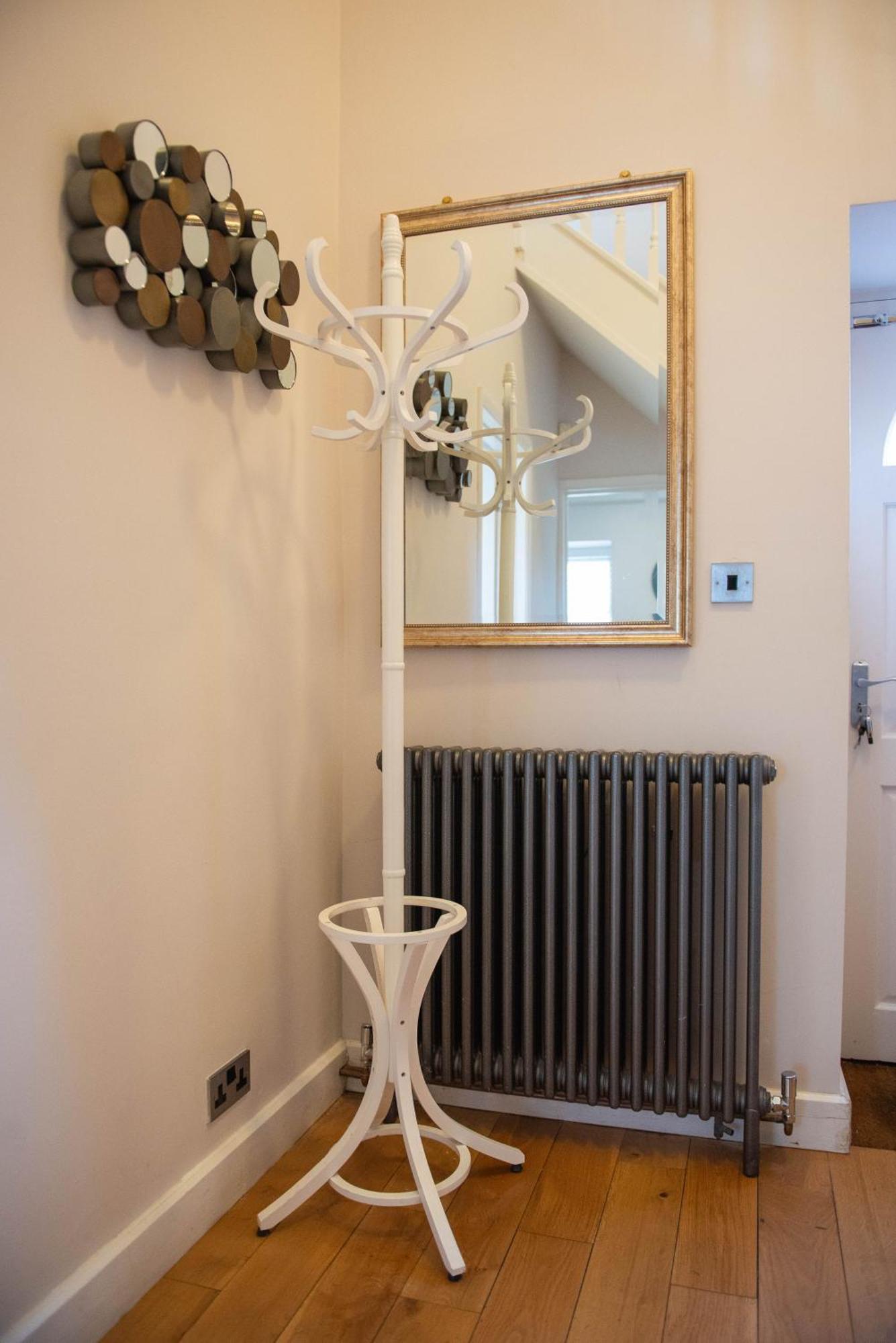 Stylish Townhouse, Work Desk, Fast Wi-Fi, Sleeps 6 斯坦福德 外观 照片