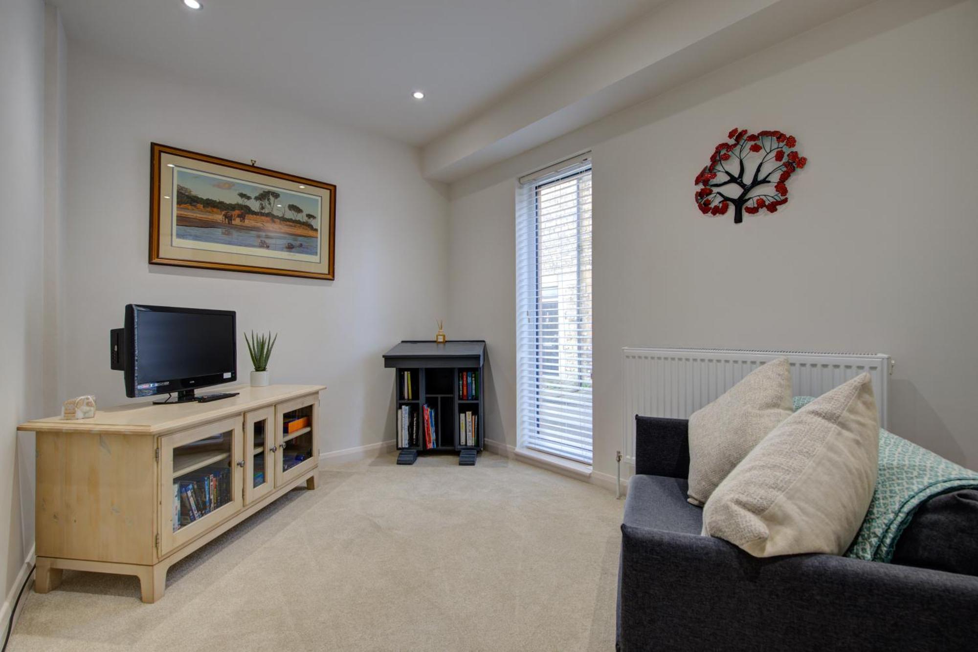 Stylish Townhouse, Work Desk, Fast Wi-Fi, Sleeps 6 斯坦福德 外观 照片