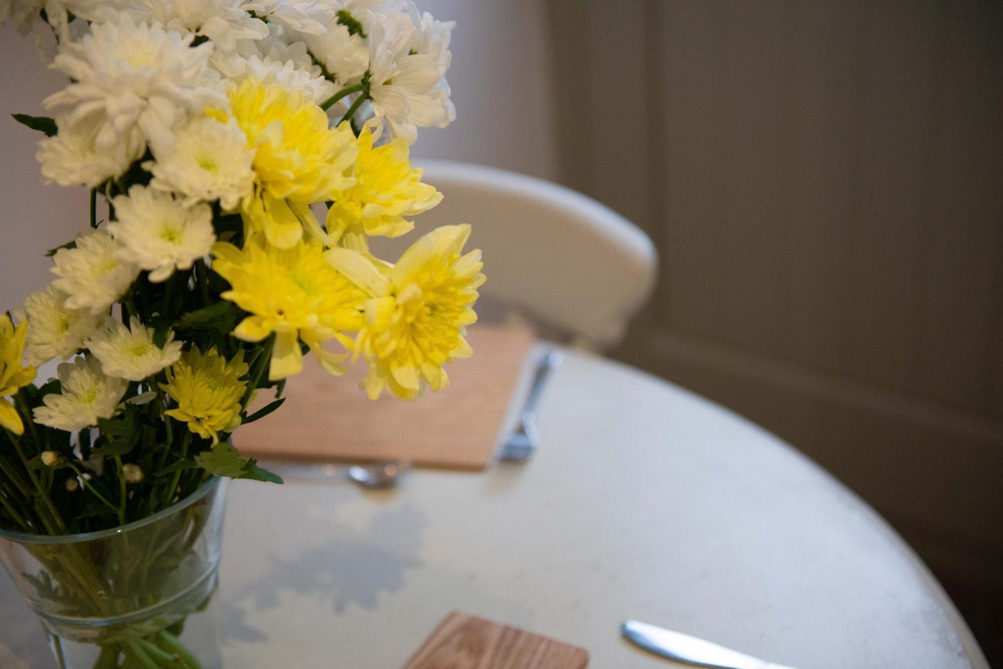 Stylish Townhouse, Work Desk, Fast Wi-Fi, Sleeps 6 斯坦福德 外观 照片