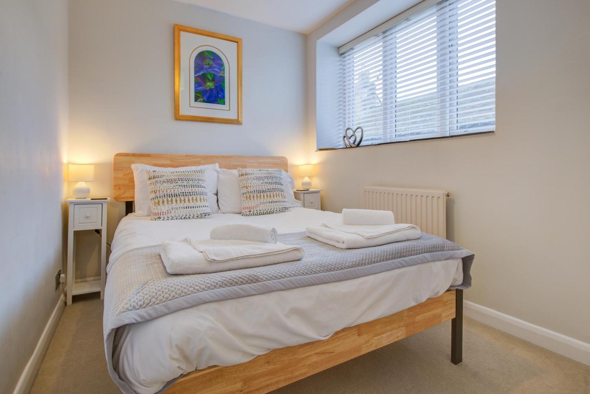 Stylish Townhouse, Work Desk, Fast Wi-Fi, Sleeps 6 斯坦福德 外观 照片